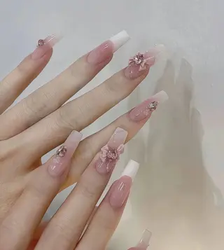 ネイル D-BEAUTY Nailsalonのネイルデザイン