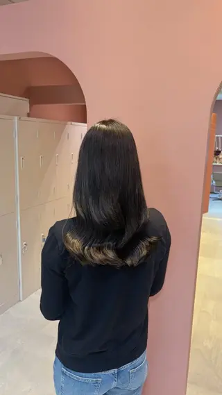 セミロング カラー 聖菜/ hina /レイヤー/艶カラーのヘアスタイル