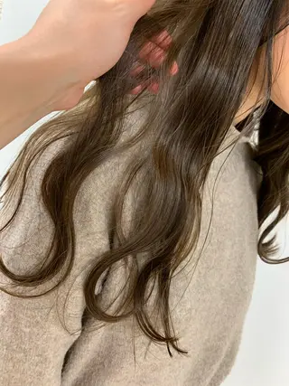 ロング カラー 顔まわりカット✄ ベージュカラー🧸のヘアスタイル