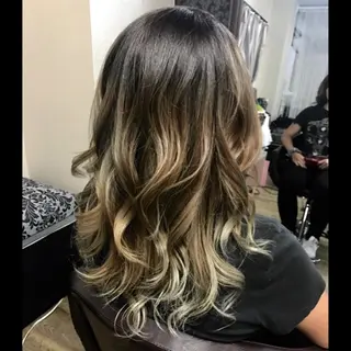 セミロング カラー 池田 景子のヘアスタイル