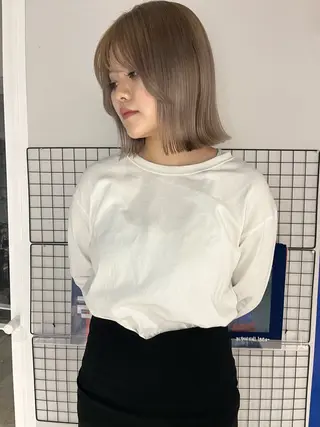 セミロング AOI ハイトーン/ボブのヘアスタイル