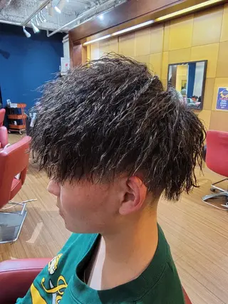 メンズ 特殊パーマ 片山恭兵のヘアスタイル