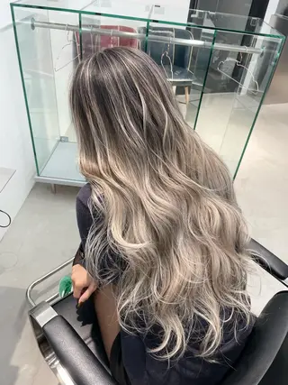 カラー ハイトーン✨ブリーチ ✨高田めぐみのヘアスタイル