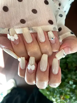 ネイル crystal ⭐︎ colorのネイルデザイン
