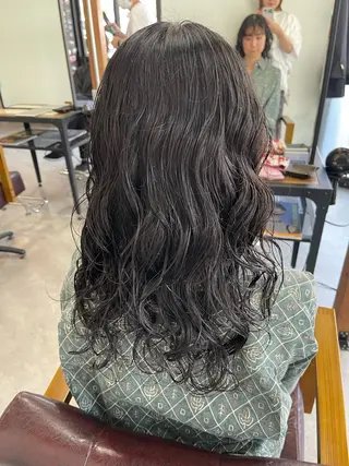 ロング パーマ ｼﾉｻﾞｷ ｷﾅのヘアスタイル