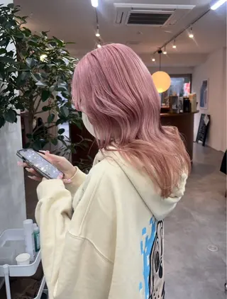 セミロング 🟣niw SHUNNA🟣のヘアスタイル
