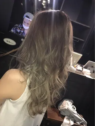 ロング カラー 吉本 yoshimotoのヘアスタイル