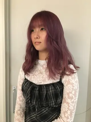 セミロング ナイトウ コトのヘアスタイル