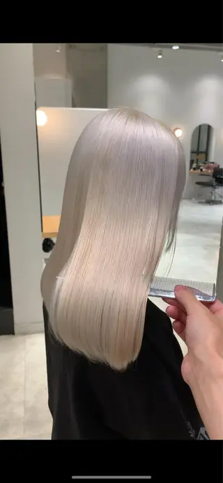 セミロング カラー れい🫧 ハイトーン特化のヘアスタイル