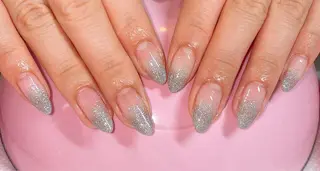 ネイル VIERU 🌈🎀💖のネイルデザイン