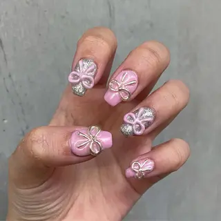 ネイル Shiori･:* 💫のネイルデザイン