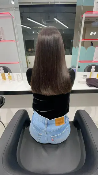 ロング 履歴修正屋さん／ ブロンド／ホワイトのヘアスタイル