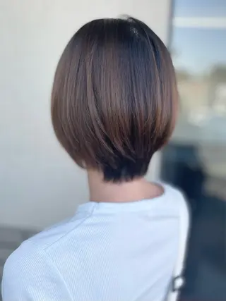 ショート 沢田 瞳のヘアスタイル