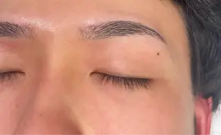 メンズ アイブロウ かどの あゆみのヘアスタイル