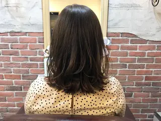 ミディアム カラー レイヤーカット/ 根本瑠実のヘアスタイル