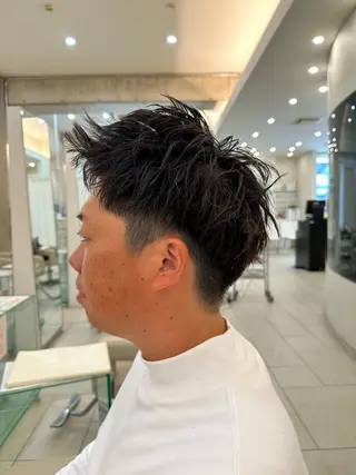 メンズ メンズ特化/メンズ パーマ/ハイトーンのヘアスタイル