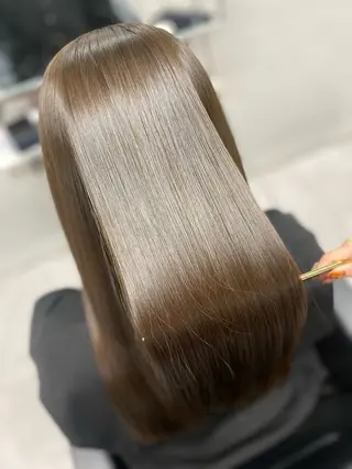 ロング 艶髪/縮毛矯正 🫧辻野海羽のヘアスタイル