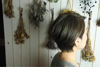 ショート カラー LILIS hair designのヘアスタイル