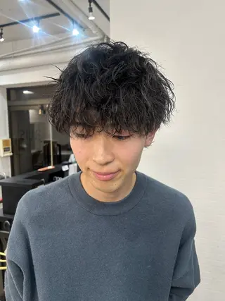 パーマ メンズ ナチュラル大人っぽい スタイル　MAORIのヘアスタイル