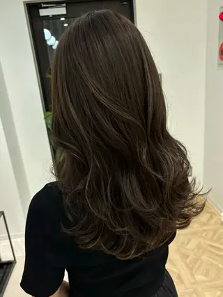 ロング カラー 新實 ゆりあのヘアスタイル