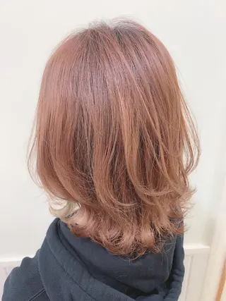 ミディアム ぱつっとボブ/ 小野あかねのヘアスタイル