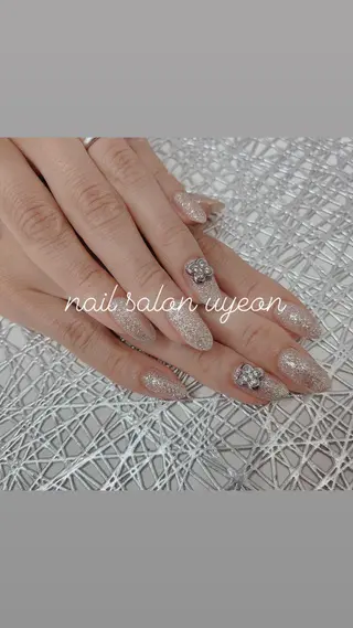 ネイル 鈴木 愛のネイルデザイン