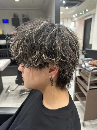 ミディアム パーマ メンズ ユウ🪄 パーマ指名No1のヘアスタイル