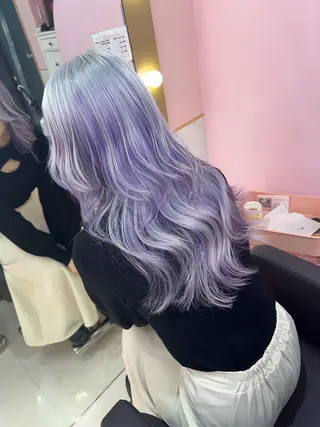 セミロング カラー 2次元カラー/ ブリーチMANATOのヘアスタイル
