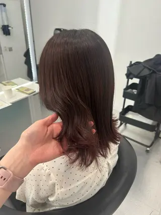 ミディアム あやめ🪽 オリーブ/ハイトーンのヘアスタイル