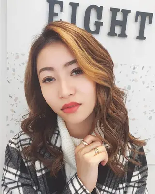 セミロング カラー ブリーチ・ハイトーン 特化🎉内山のヘアスタイル