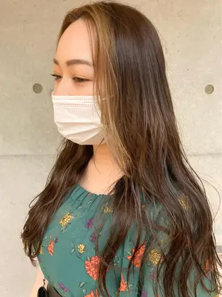 ロング カラー 顔まわりレイヤー デザインカットのヘアスタイル