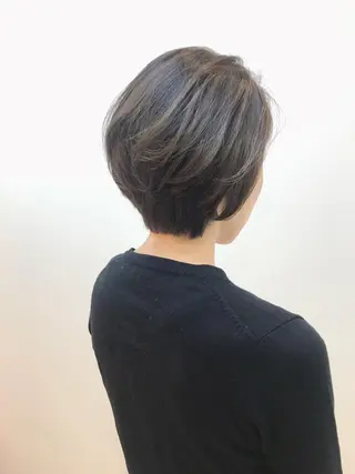 ショート カラー 湯浅 了一のヘアスタイル