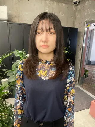 ロング MIFA レイヤー／パーマのヘアスタイル