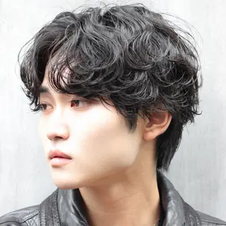 ミディアム パーマ ヘアアレンジ メンズ 🔥ニュアンス フェザー小林海斗🔥のヘアスタイル
