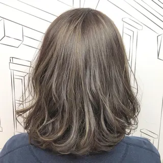 ミディアム カラー TOMOKA 艶髪/透明感カラーのヘアスタイル