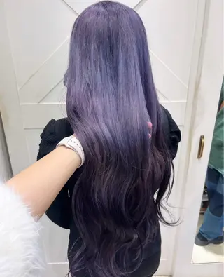 ロング ハイトーンカラー シールエクステのヘアスタイル