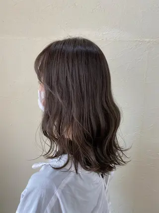 セミロング カラー ENIF ヤマグチアツコのヘアスタイル