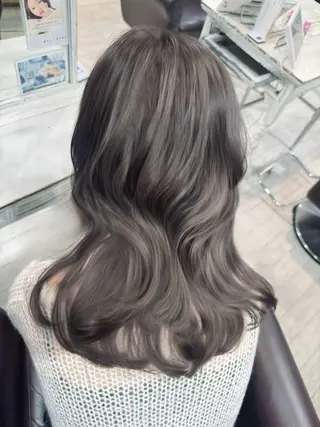 セミロング カラー ヤリタ カケルのヘアスタイル
