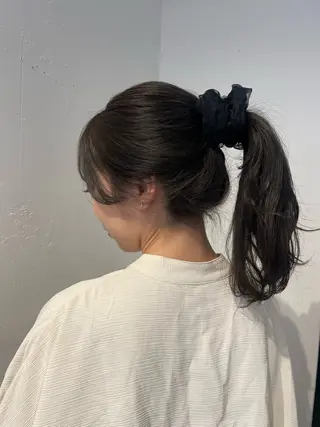 セミロング ヘアアレンジ mina / 透明感ベージュカラーのヘアスタイル