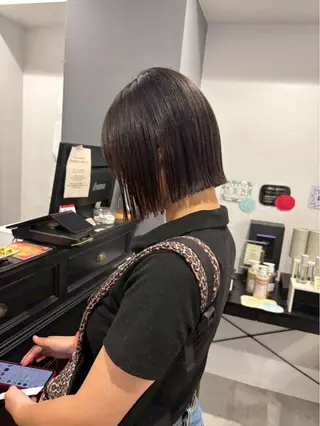 ショート カラー 紅都🫧透明感 水光カラー🫧のヘアスタイル