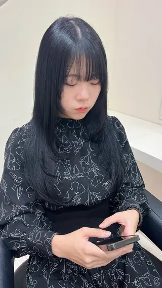ロング カラー ヘアアレンジ 韓国レイヤー&ピンク 艶髪🩶maikoのヘアスタイル