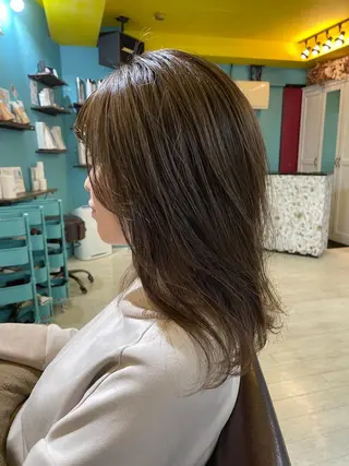 セミロング カラー 末石 智のヘアスタイル