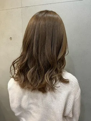 ミディアム おせ ちさとのヘアスタイル