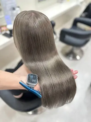 ロング カラー ヘアアレンジ 艶カラー/ハイトーン /レイヤーカットのヘアスタイル