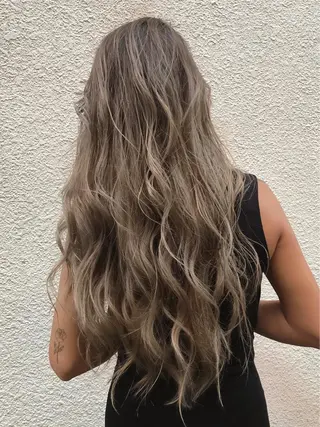 ロング カラー 白髪ぼかし×デザイン 🕊️🫧ホウジョウのヘアスタイル