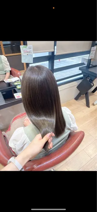 セミロング カラー yuzua/縮毛矯正 /レイヤー/艶カラーのヘアスタイル