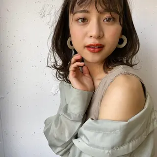 ミディアム 顔周りの垢抜けヘア 立山愛梨のヘアスタイル