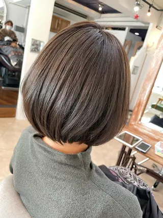 ショート 金子 しおりのヘアスタイル