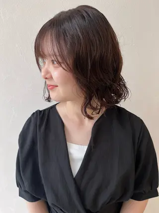 ミディアム パーマ 透明感カラー🫧🌈 似合わせカット✂︎のヘアスタイル