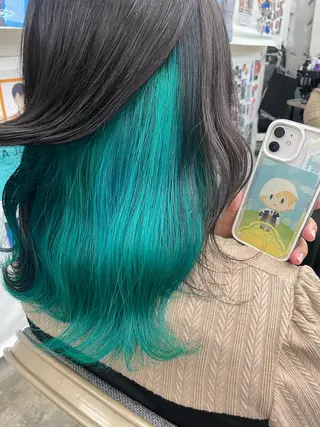 ロング カラー インナーカラー 推し ブリーチ  髪質改善のヘアスタイル